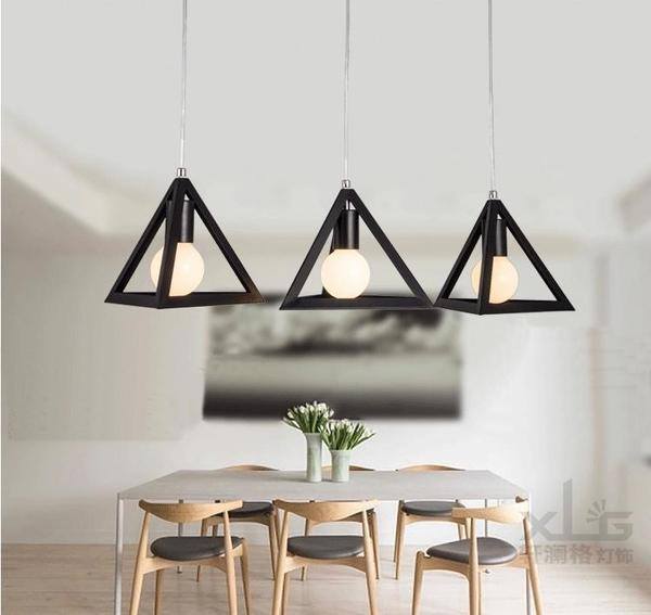 ĐÈN THẢ TAM GIÁC